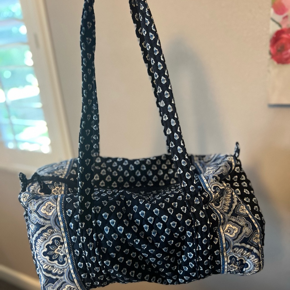 Vera Bradley Small Duffel Bag – Nantucket Navy (Retired Pattern)